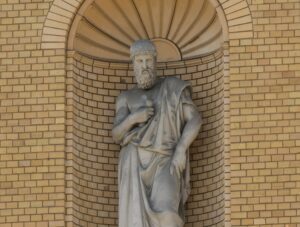 Plato: Philosopher Kings and the Allegory of the Cave