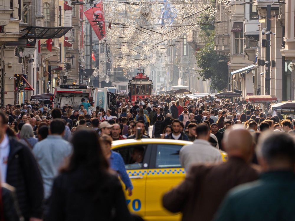 Introduction to Sociology: How Society Affects Human Behavior